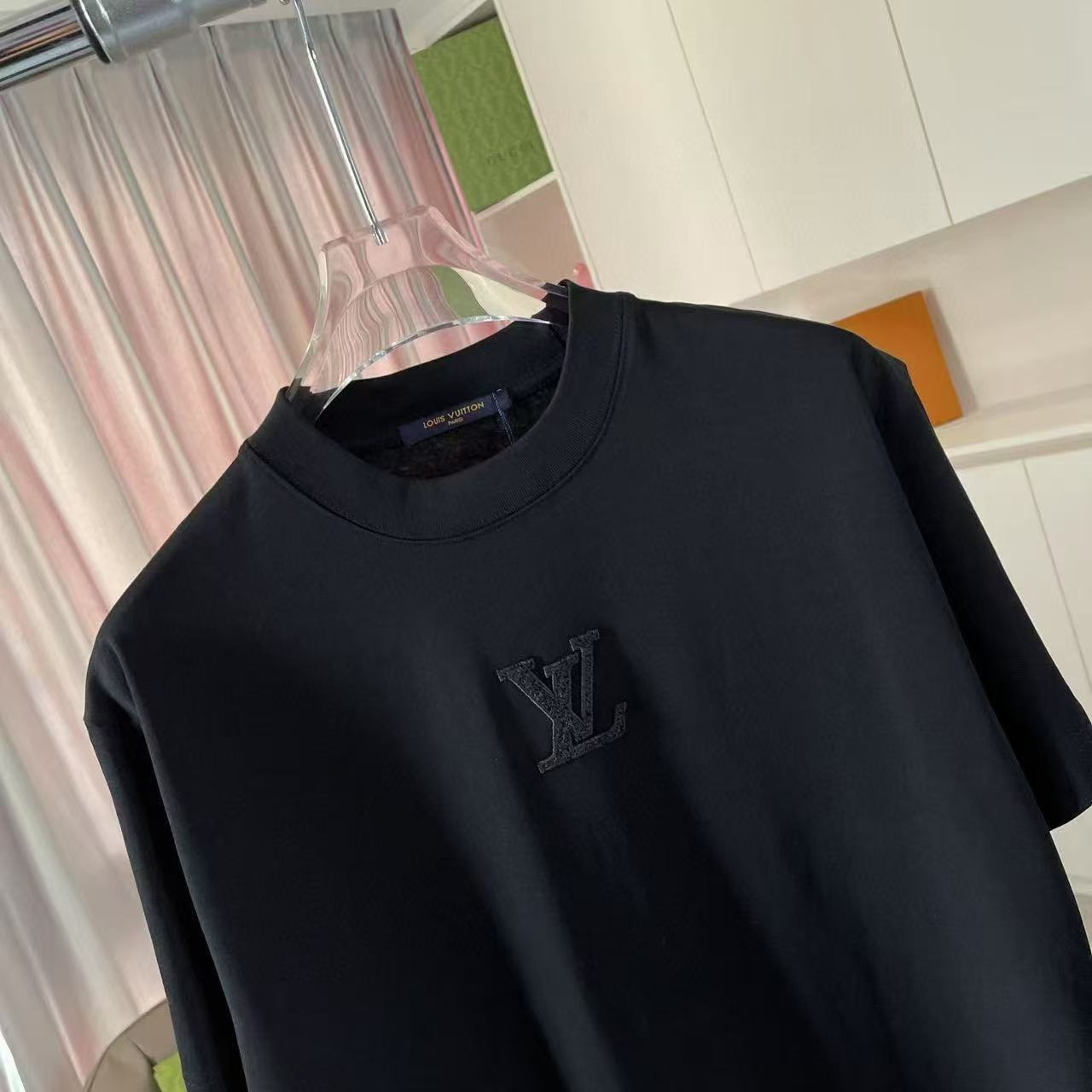 Trendy 3D Embroidered Letter And Pattern T-Shirt