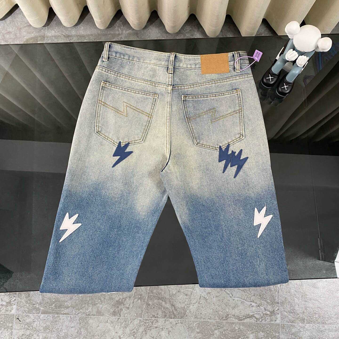 Lightning Design Jeans