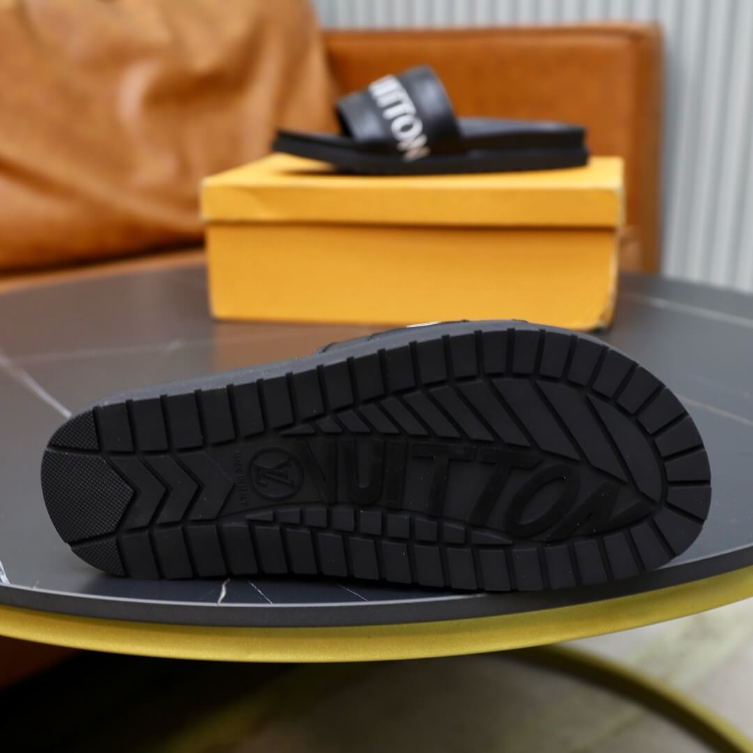 Letter Print Slippers
