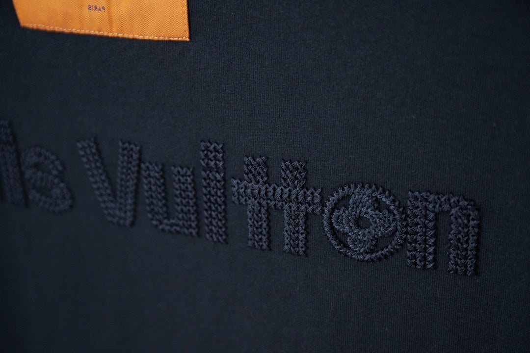 2025 New Hollow Embroidery + Mesh Embroidery T-shirt