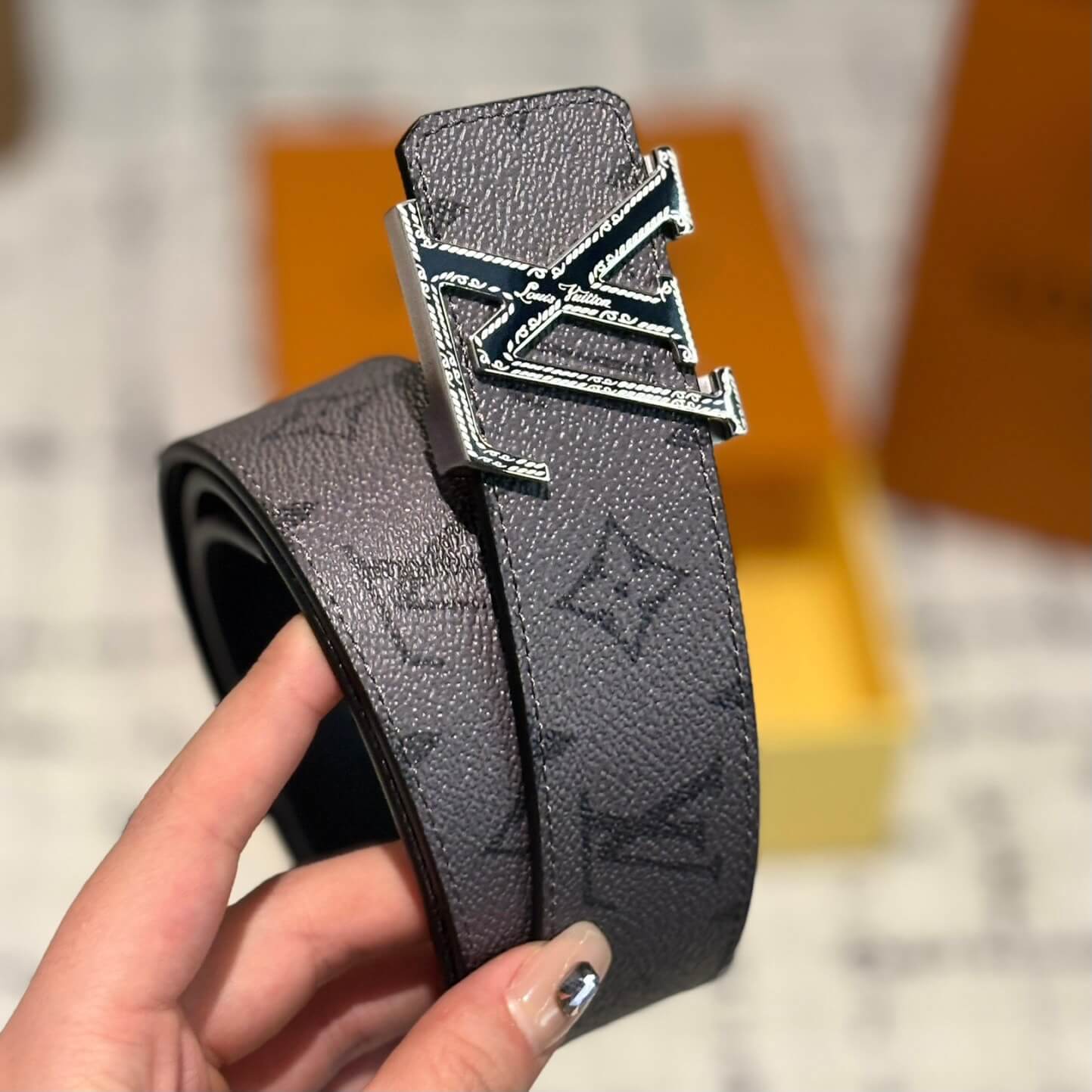High-End Presbyopic Leather Belt