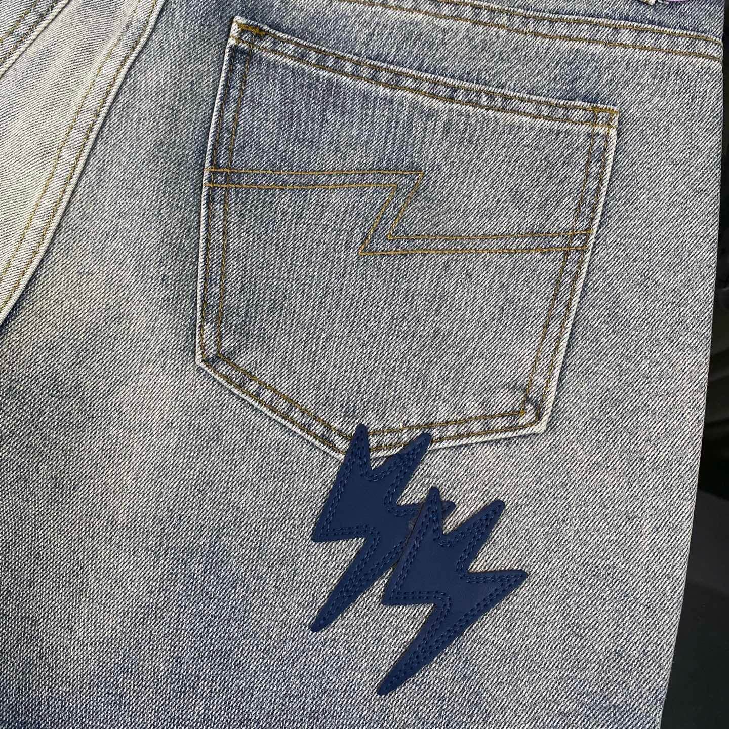 Lightning Design Jeans