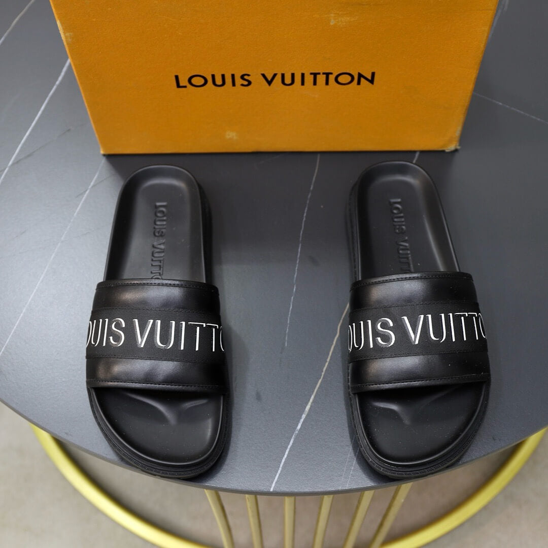 Letter Print Slippers