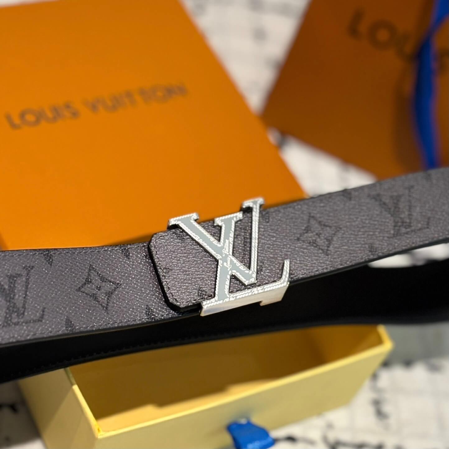 High-End Presbyopic Leather Belt