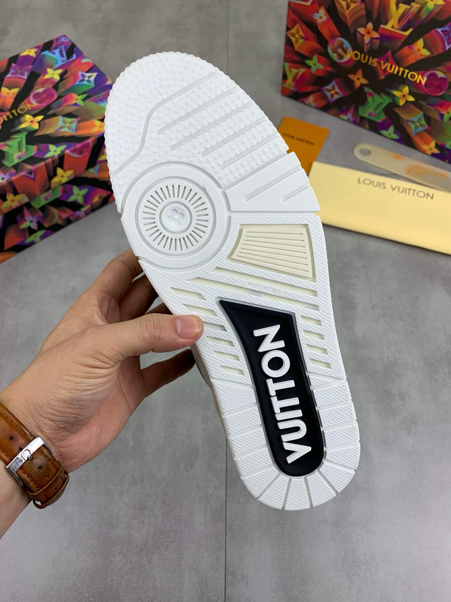 Embroidered Heel Sneakers