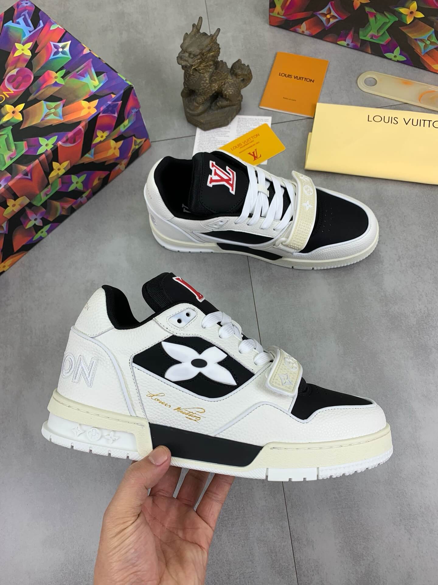 Embroidered Heel Sneakers