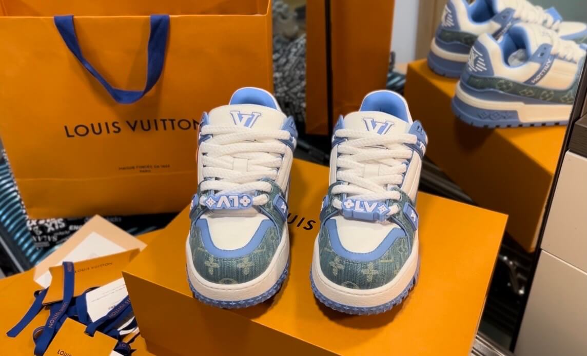Trendy Blue Leather Sneakers