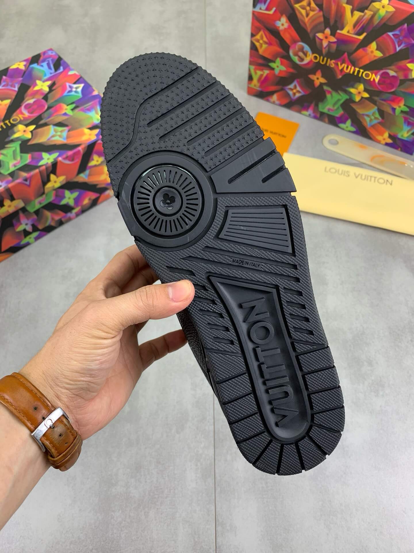 New Arrival All-Black Sneakers