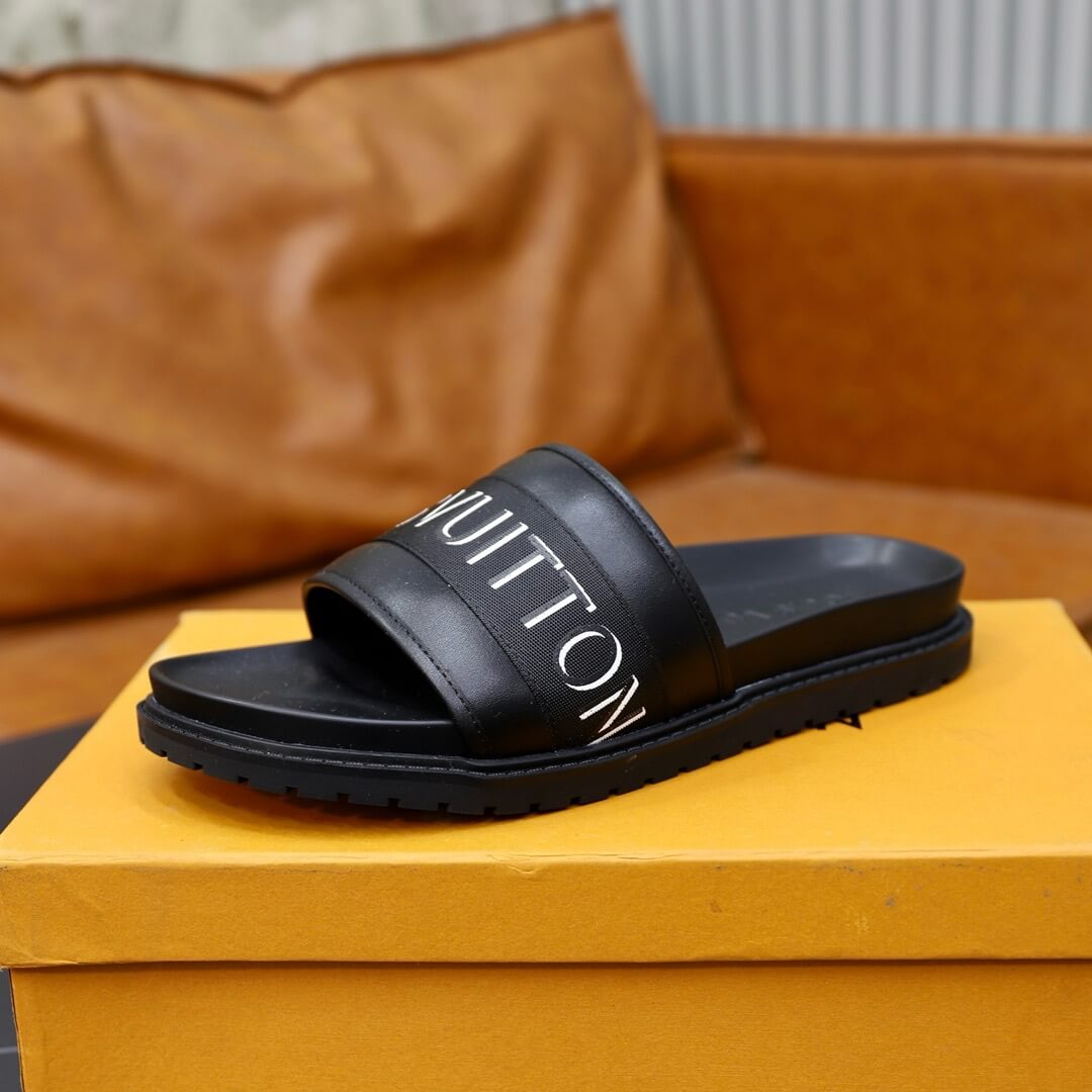 Letter Print Slippers