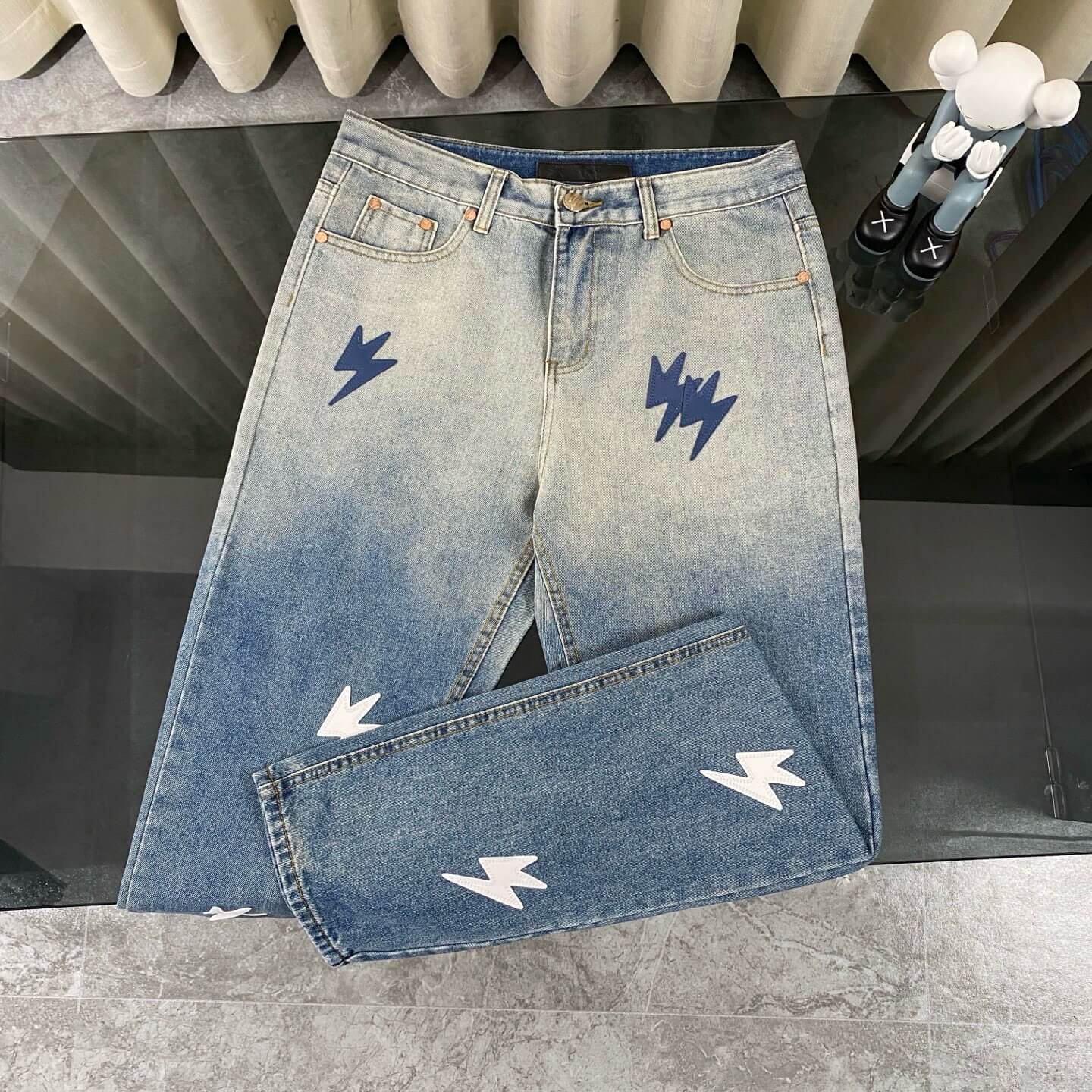 Lightning Design Jeans