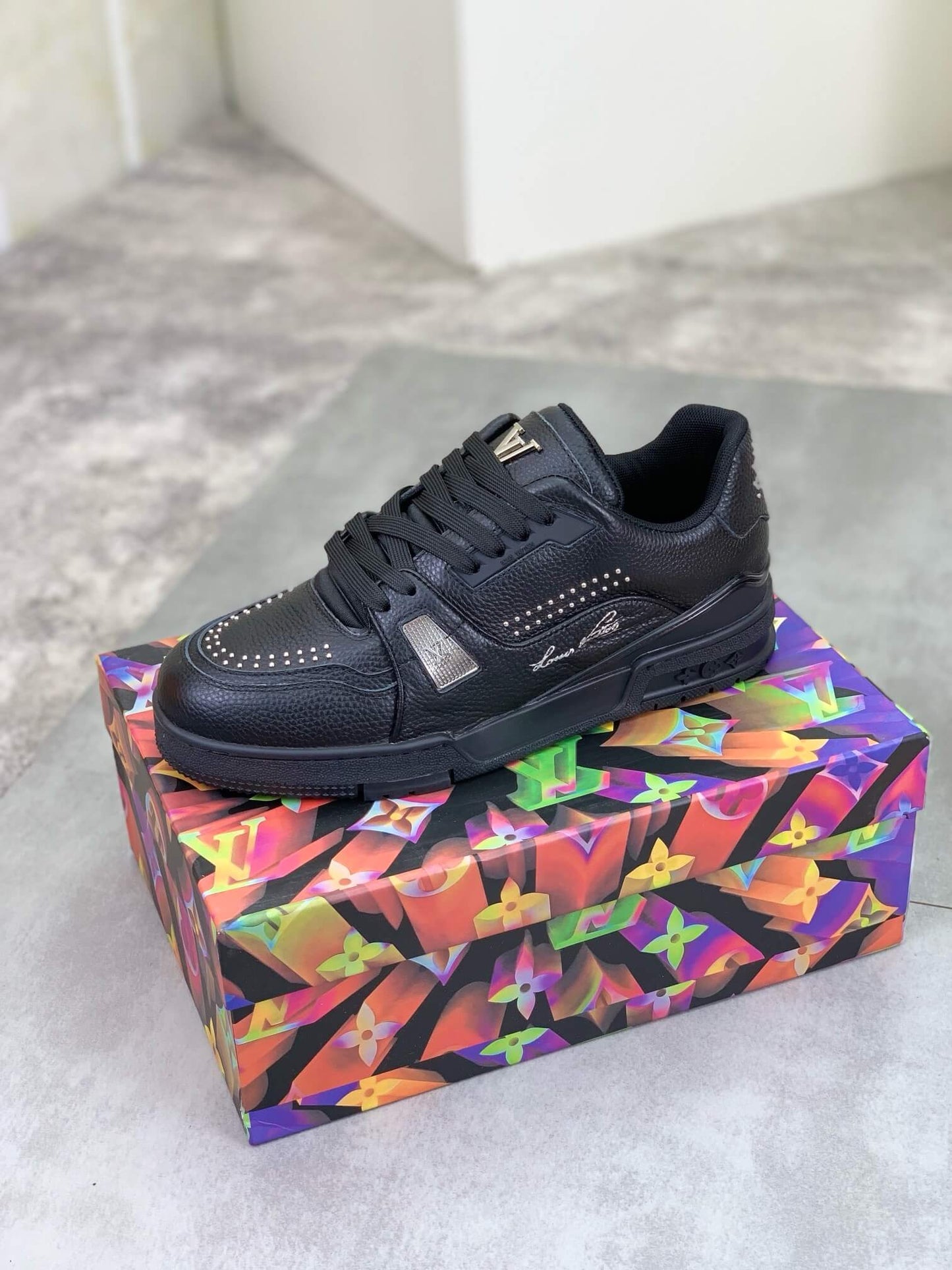 New Arrival All-Black Sneakers