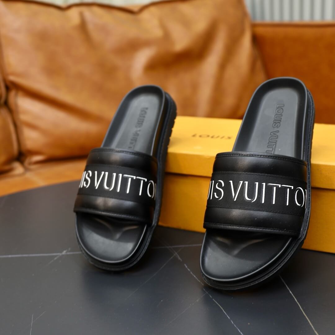 Letter Print Slippers