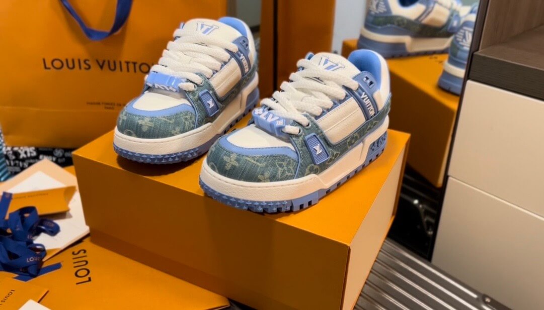 Trendy Blue Leather Sneakers