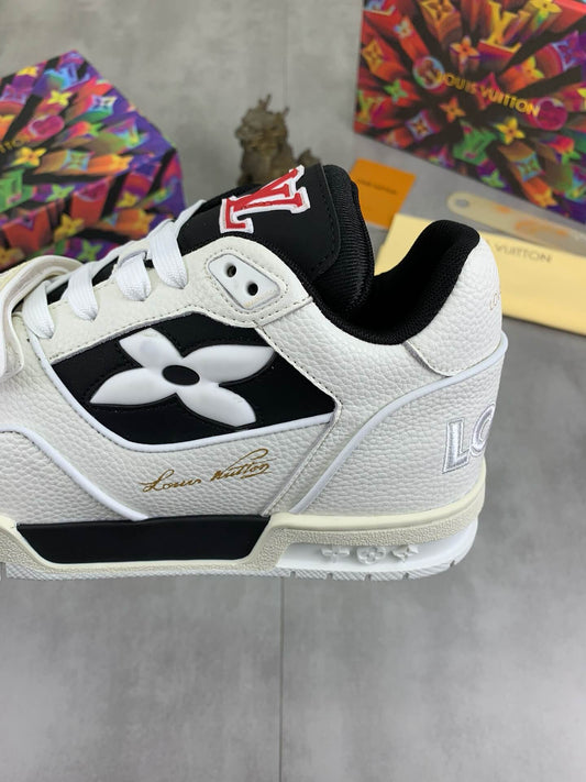 Embroidered Heel Sneakers