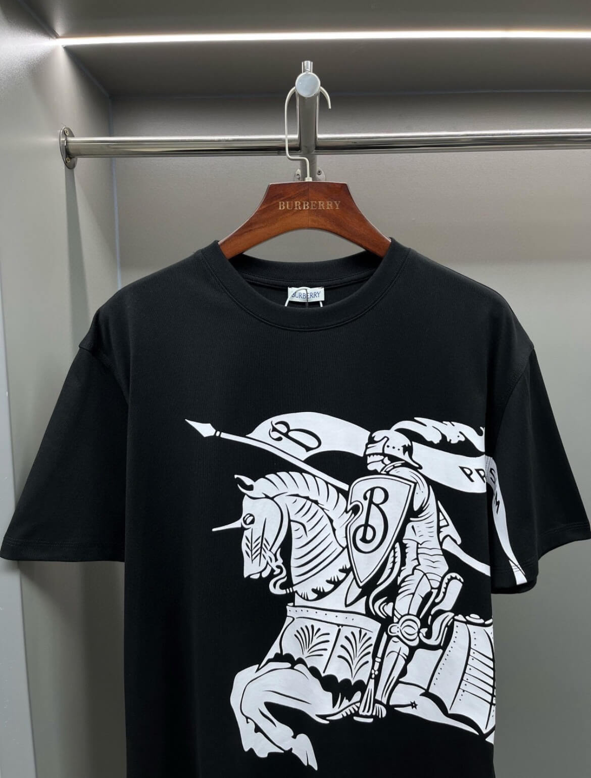 Classic knight pattern T Shirt