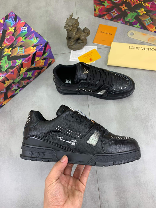 New Arrival All-Black Sneakers