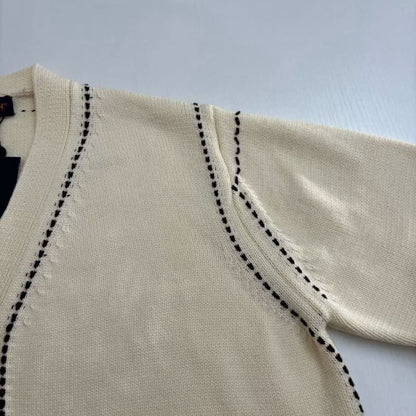 Embroidered Pocket Contrast-Trimmed Jacket