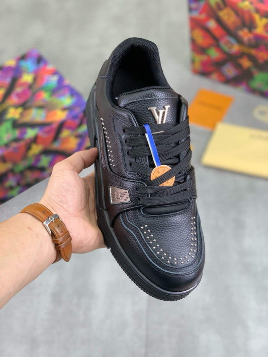 New Arrival All-Black Sneakers