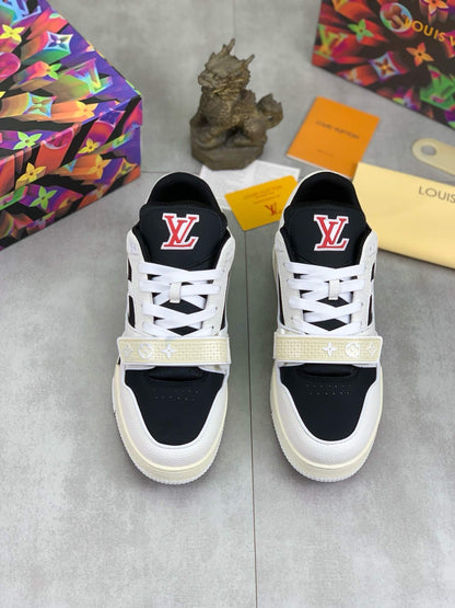 Embroidered Heel Sneakers