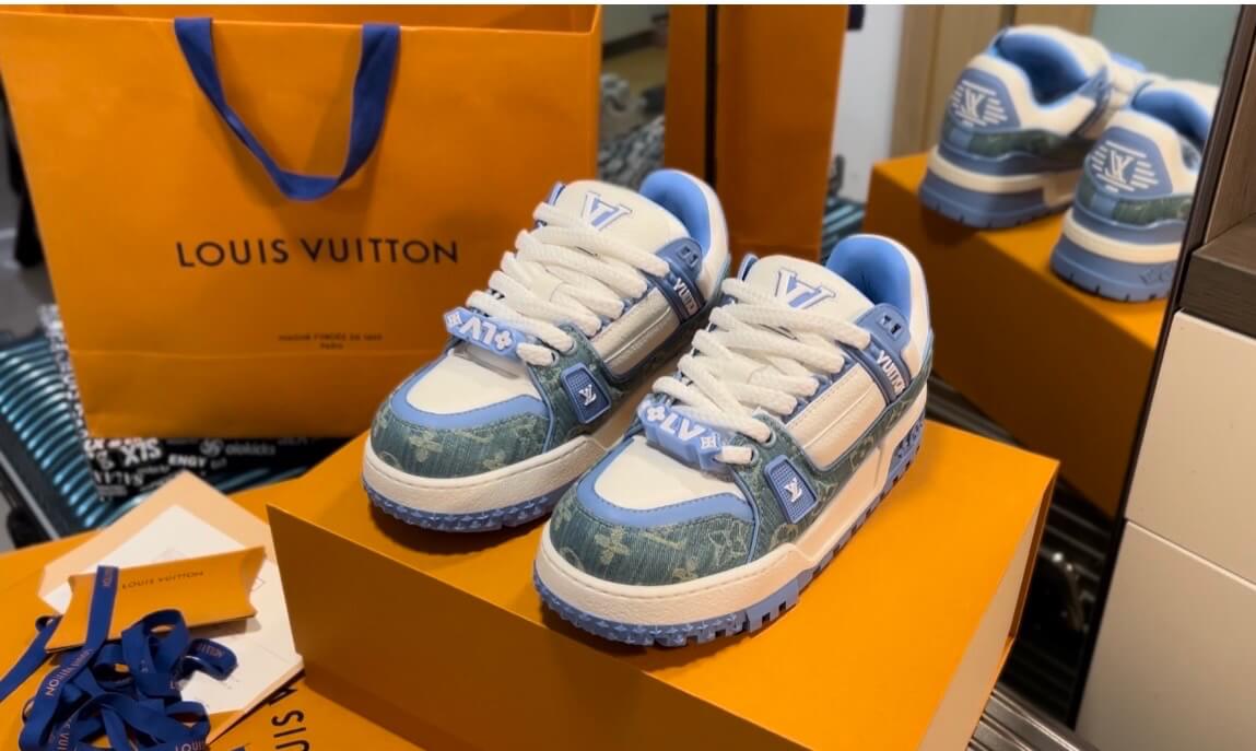 Trendy Blue Leather Sneakers