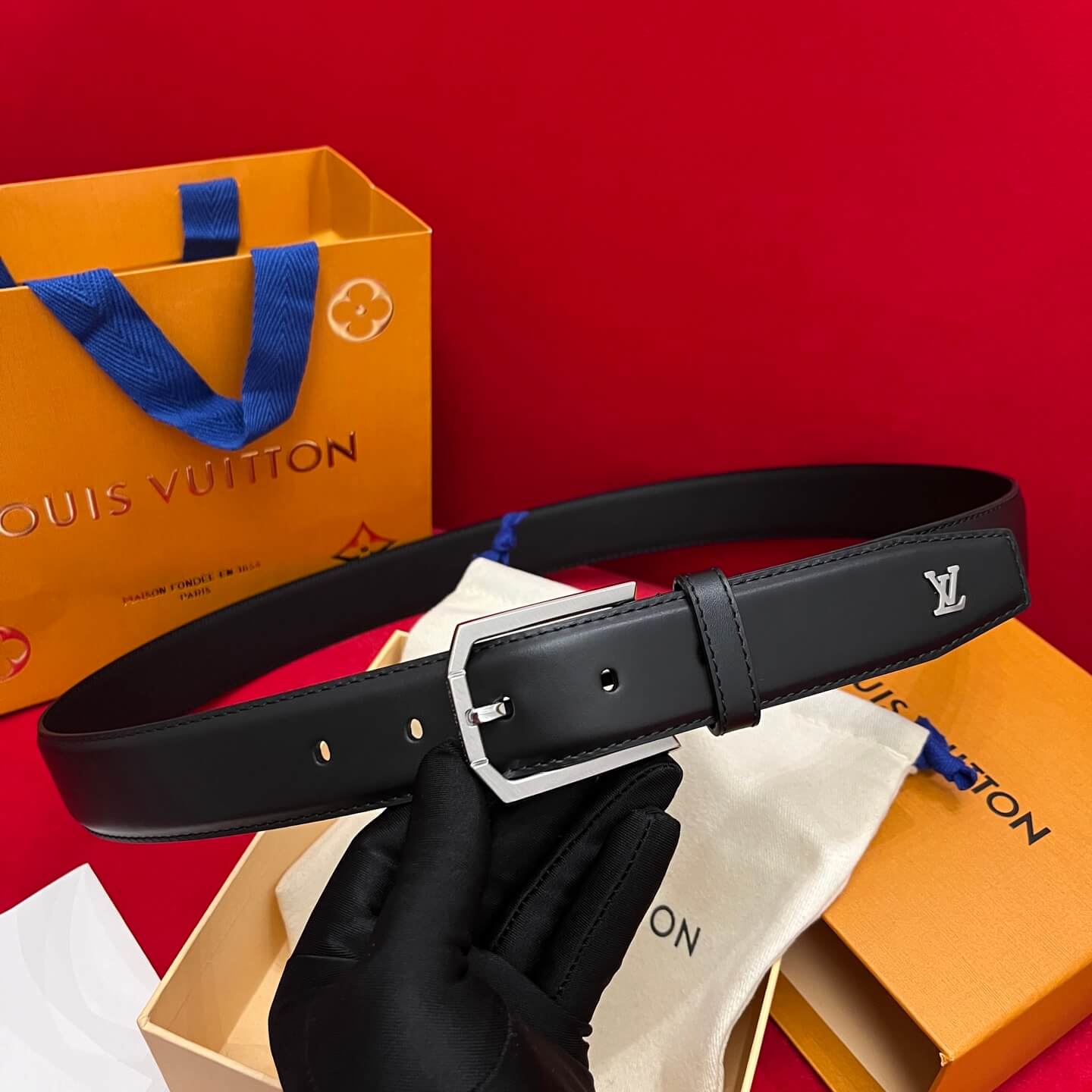 Classic Solid-Color Belt with Metal Accents
